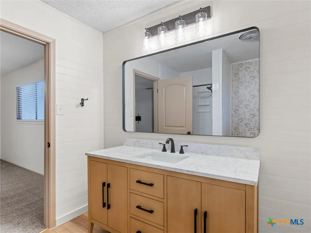102 Mossridge Universal City, TX 78148