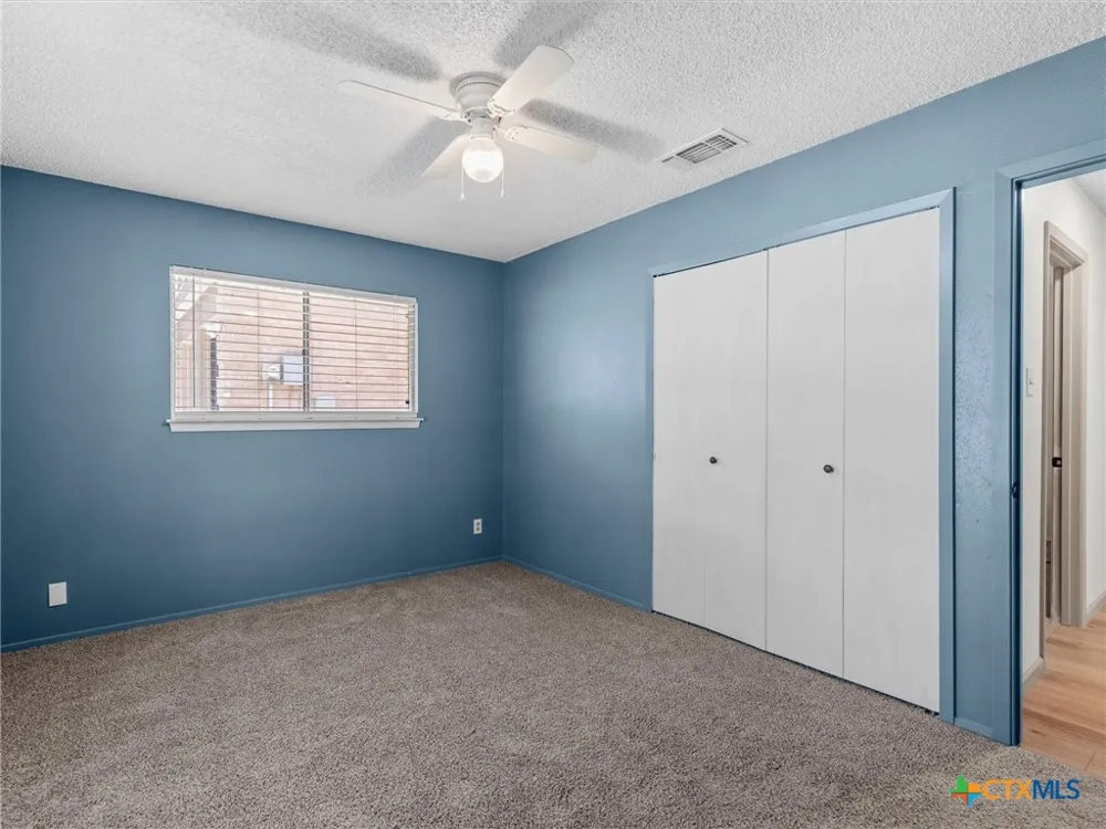 102 Mossridge Universal City, TX 78148