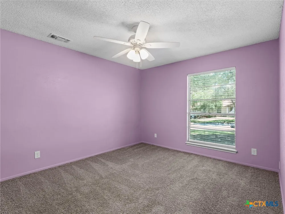 102 Mossridge Universal City, TX 78148