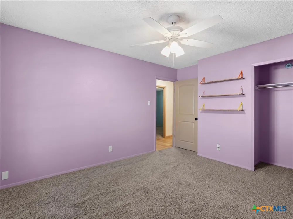 102 Mossridge Universal City, TX 78148