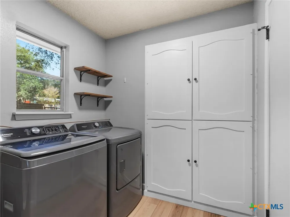 102 Mossridge Universal City, TX 78148