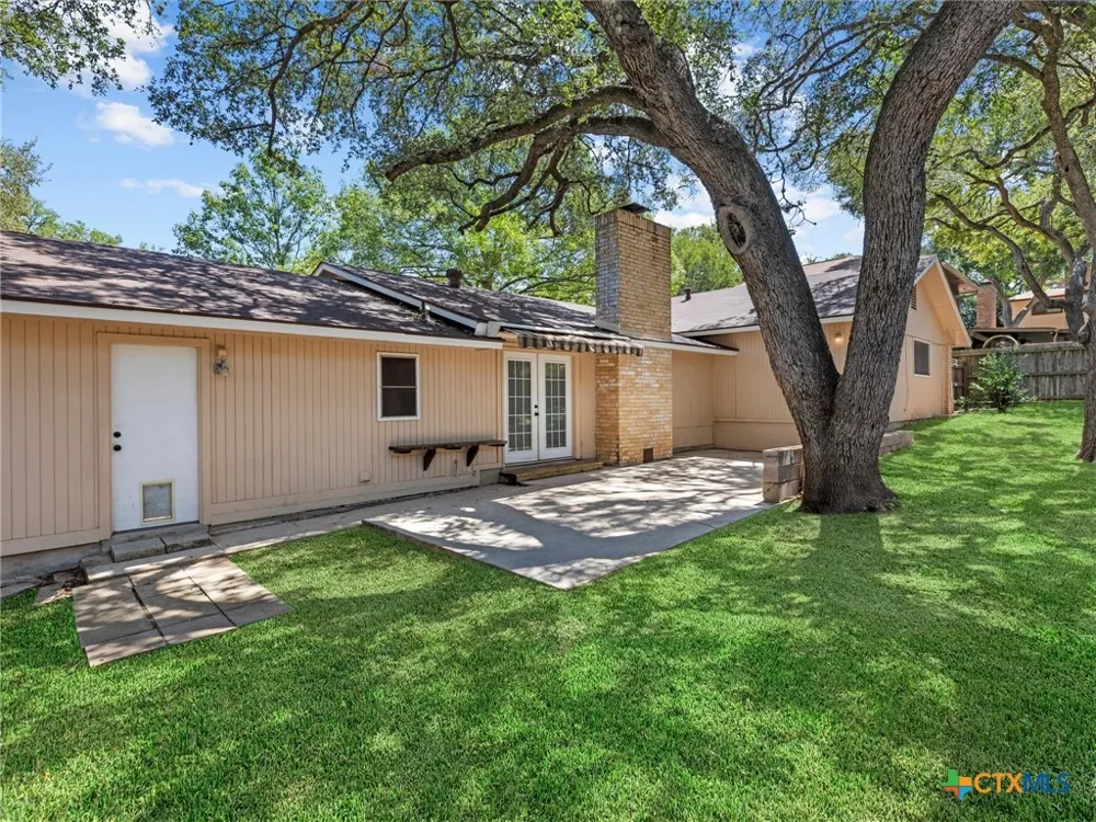 102 Mossridge Universal City, TX 78148