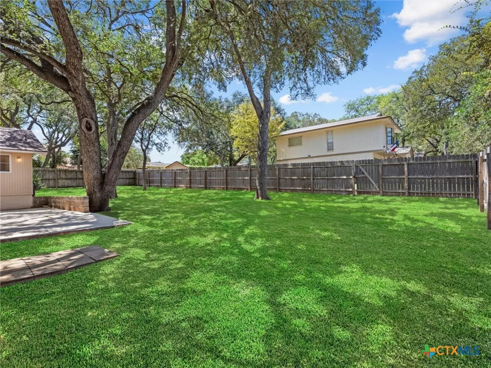 102 Mossridge Universal City, TX 78148