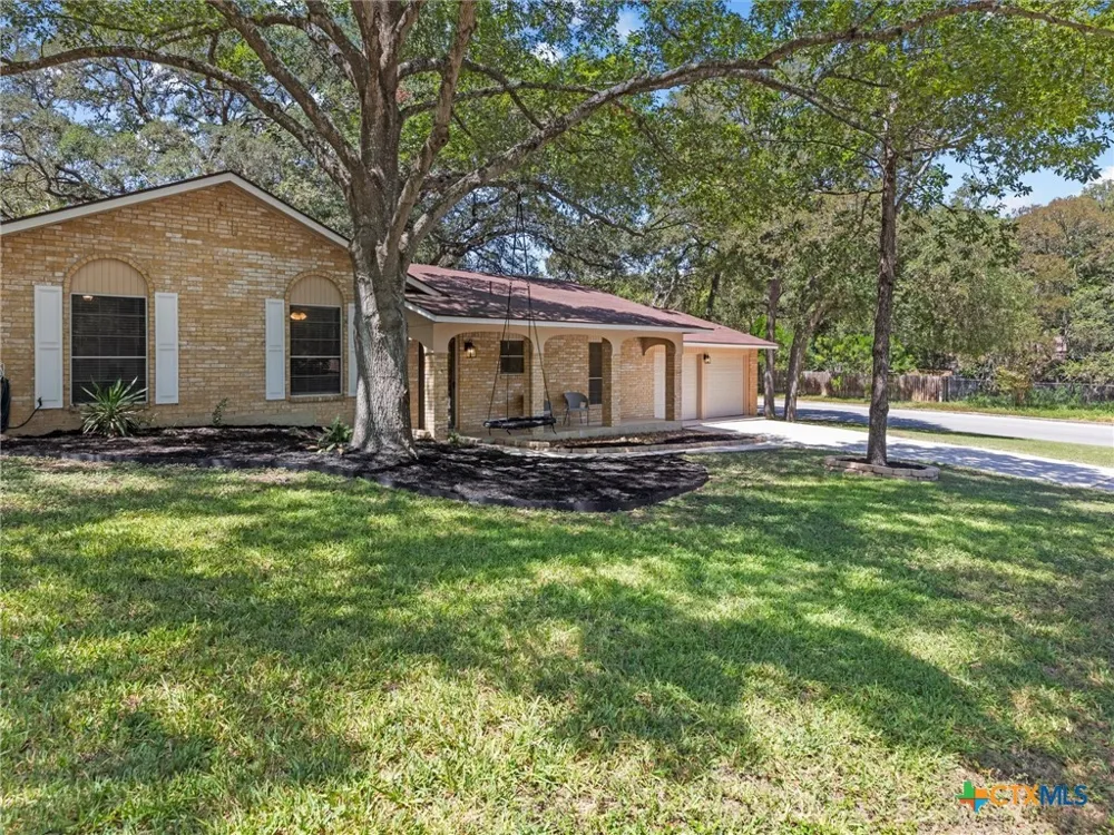 102 Mossridge Universal City, TX 78148