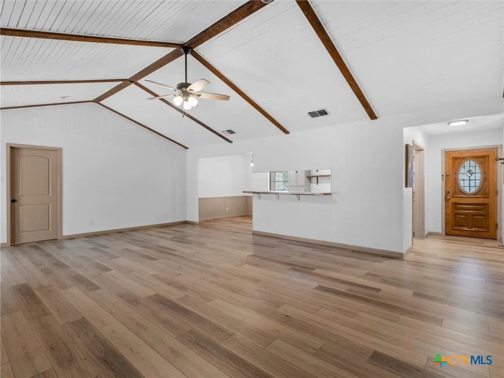 102 Mossridge Universal City, TX 78148