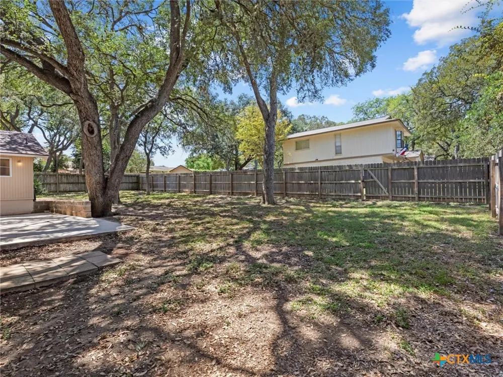 102 Mossridge Universal City, TX 78148