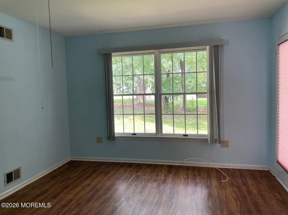 1490 Gleniffer Hill Road Toms River, NJ 08755