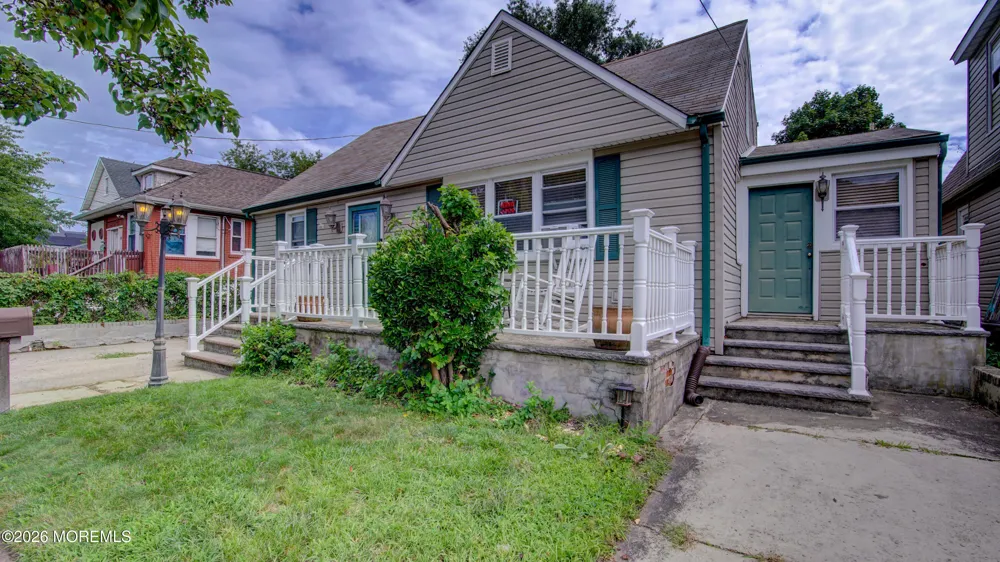 44 Briarwood Avenue Keansburg, NJ 07734