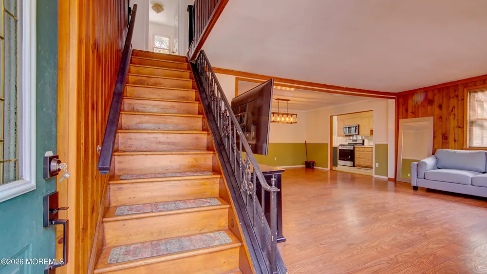 44 Briarwood Avenue Keansburg, NJ 07734