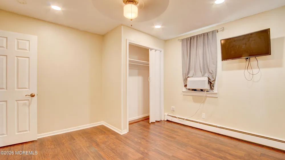 44 Briarwood Avenue Keansburg, NJ 07734