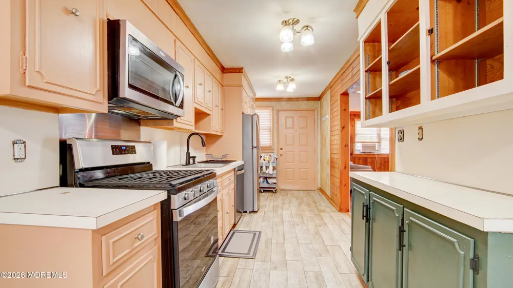 44 Briarwood Avenue Keansburg, NJ 07734