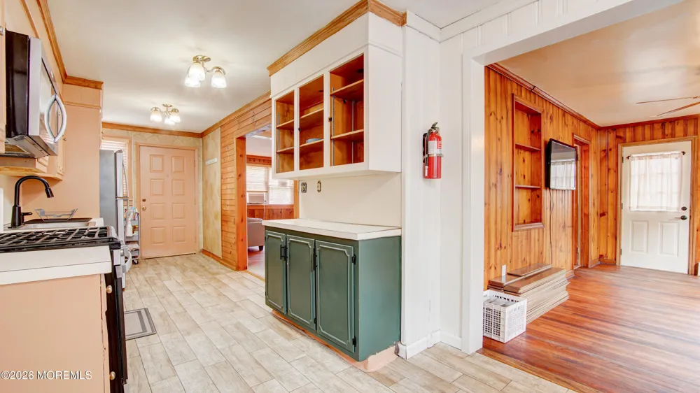 44 Briarwood Avenue Keansburg, NJ 07734