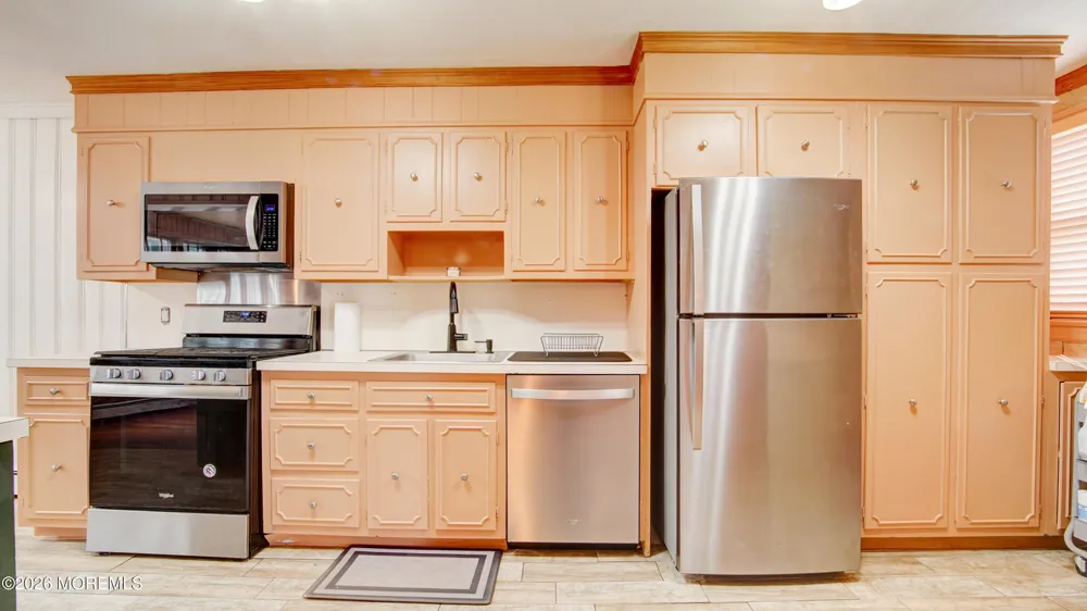 44 Briarwood Avenue Keansburg, NJ 07734