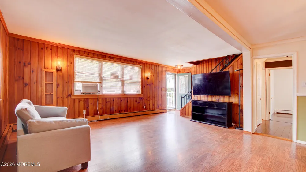 44 Briarwood Avenue Keansburg, NJ 07734