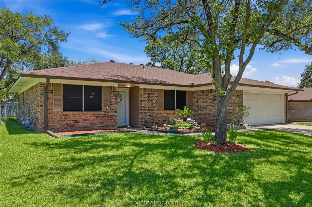 3807 Kelli Lane Bryan, TX 77802