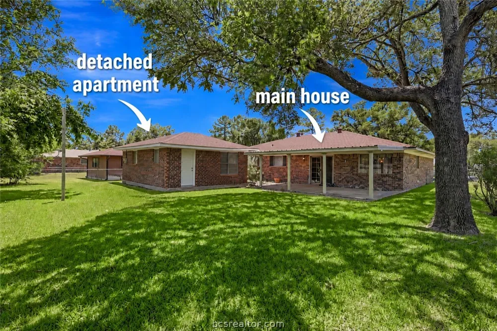 3807 Kelli Lane Bryan, TX 77802
