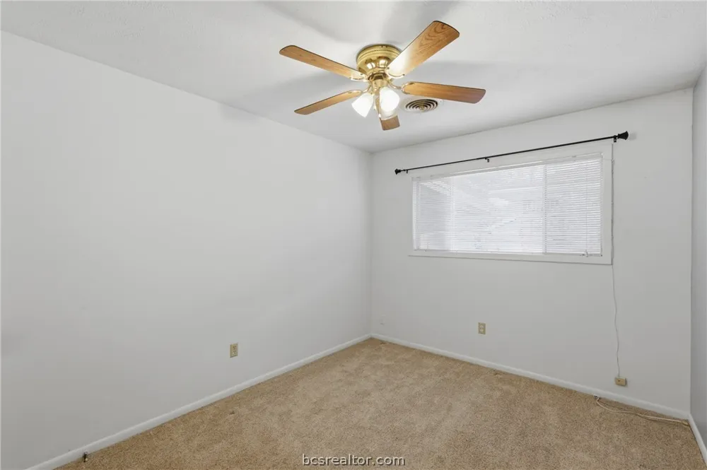 3807 Kelli Lane Bryan, TX 77802