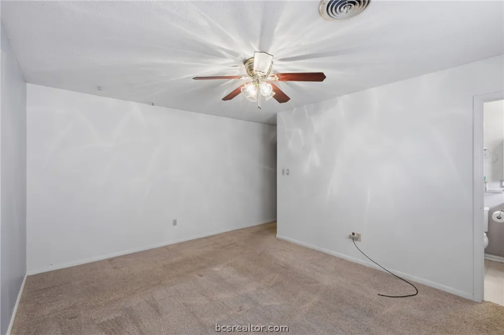 3807 Kelli Lane Bryan, TX 77802