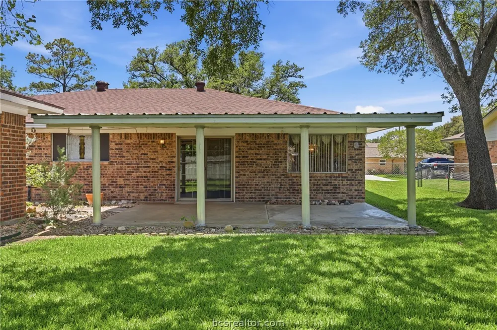 3807 Kelli Lane Bryan, TX 77802