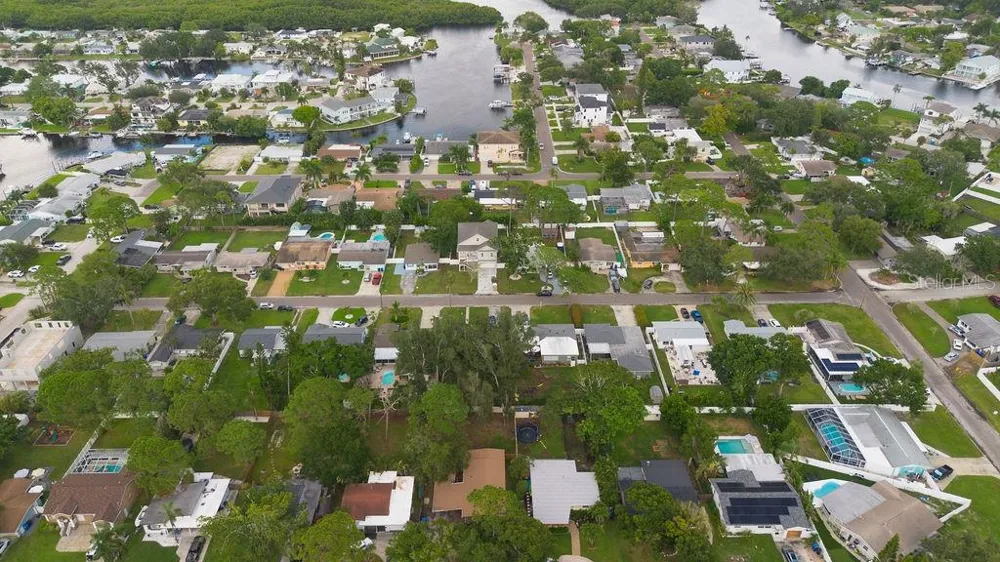 9009 1ST STREET NE St Petersburg, FL 33702