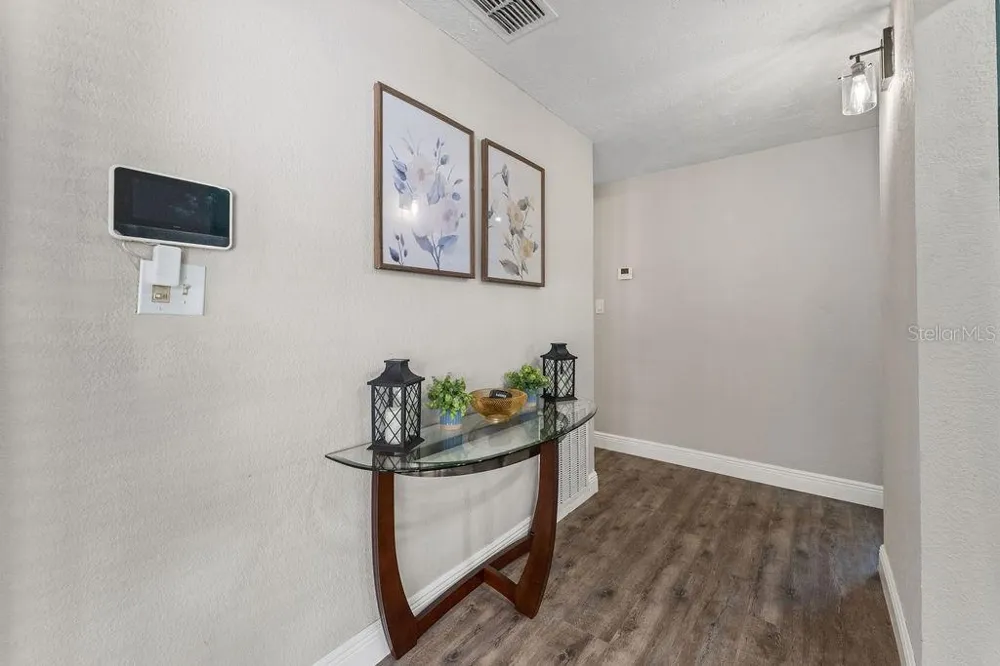 9009 1ST STREET NE St Petersburg, FL 33702