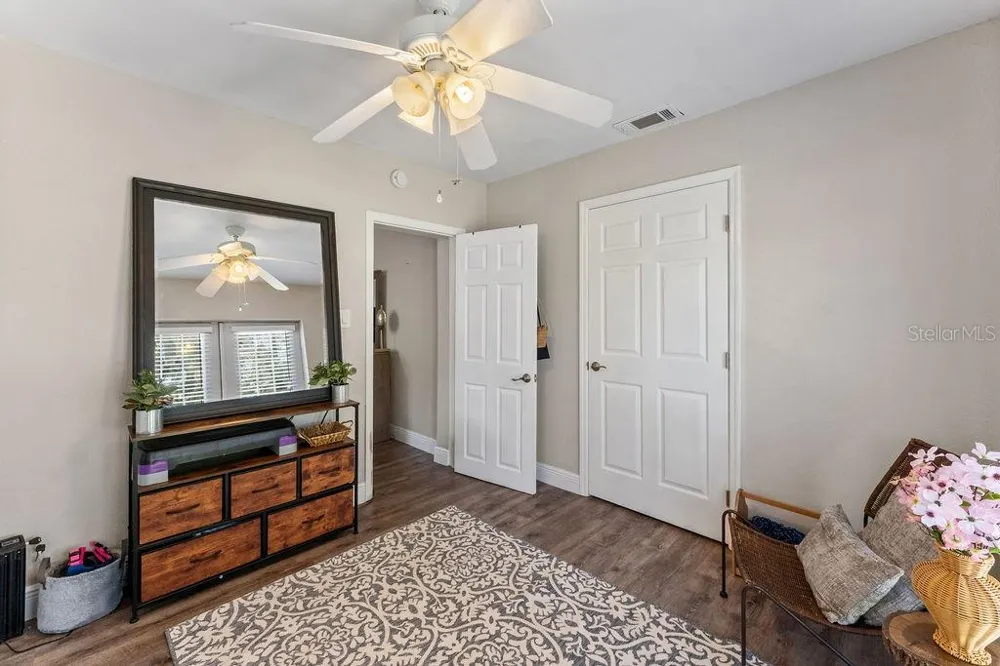 9009 1ST STREET NE St Petersburg, FL 33702