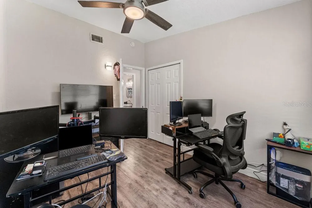 9009 1ST STREET NE St Petersburg, FL 33702