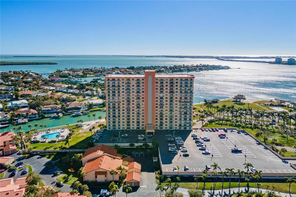 4900 BRITTANY DRIVE S #1512 St Petersburg, FL 33715