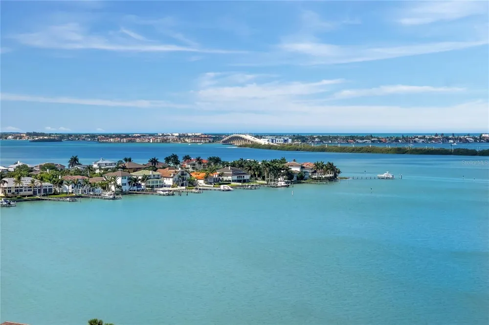4900 BRITTANY DRIVE S #1512 St Petersburg, FL 33715