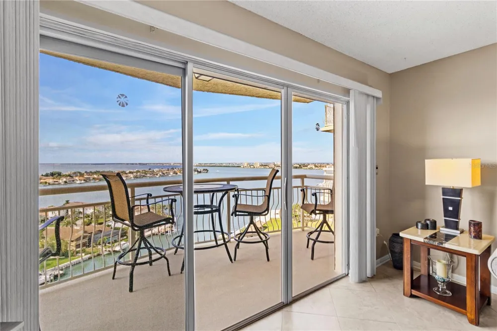 4900 BRITTANY DRIVE S #1512 St Petersburg, FL 33715