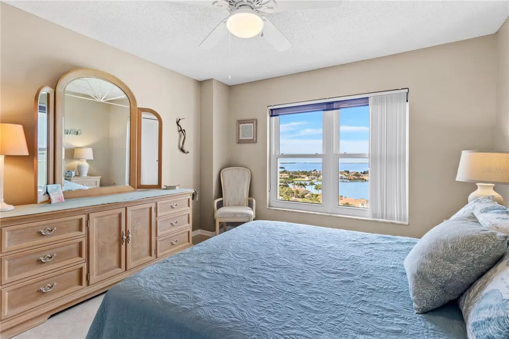4900 BRITTANY DRIVE S #1512 St Petersburg, FL 33715