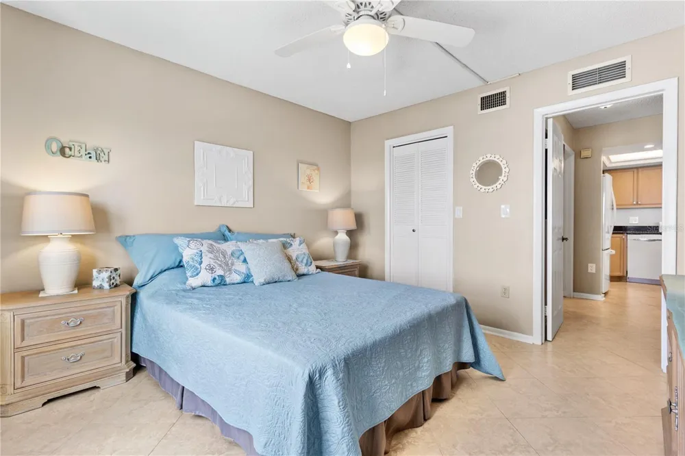 4900 BRITTANY DRIVE S #1512 St Petersburg, FL 33715