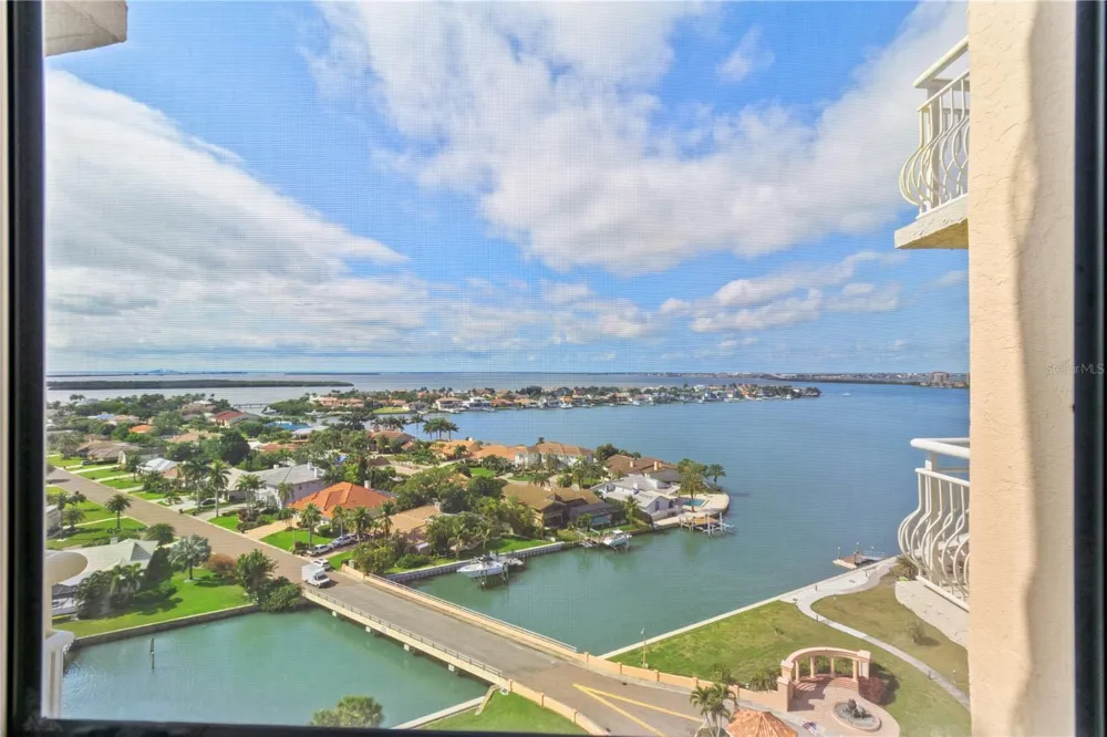 4900 BRITTANY DRIVE S #1512 St Petersburg, FL 33715