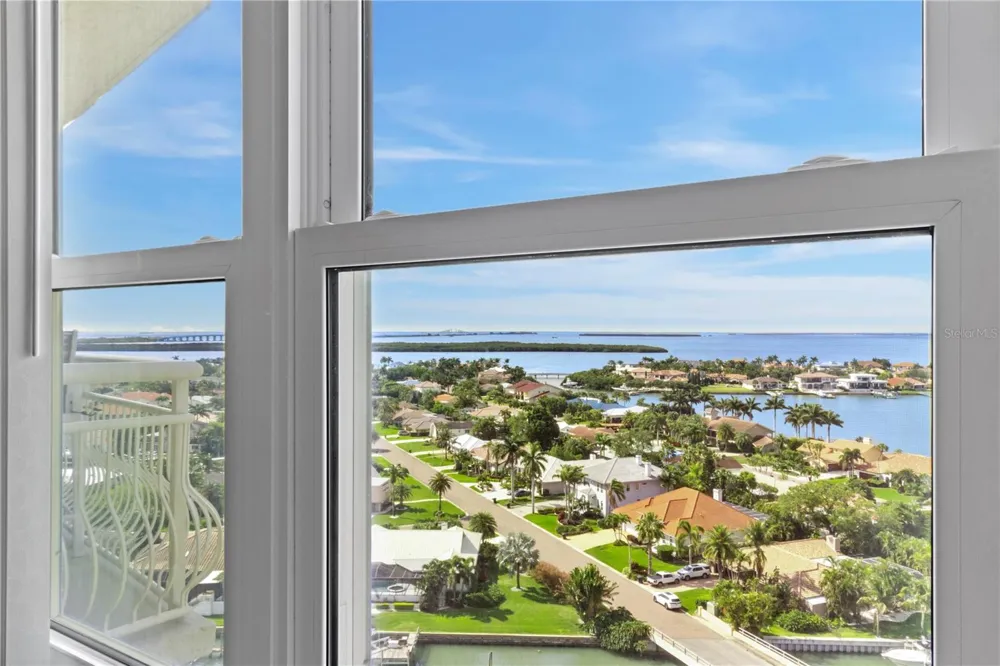 4900 BRITTANY DRIVE S #1512 St Petersburg, FL 33715