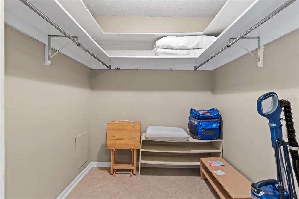 4900 BRITTANY DRIVE S #1512 St Petersburg, FL 33715