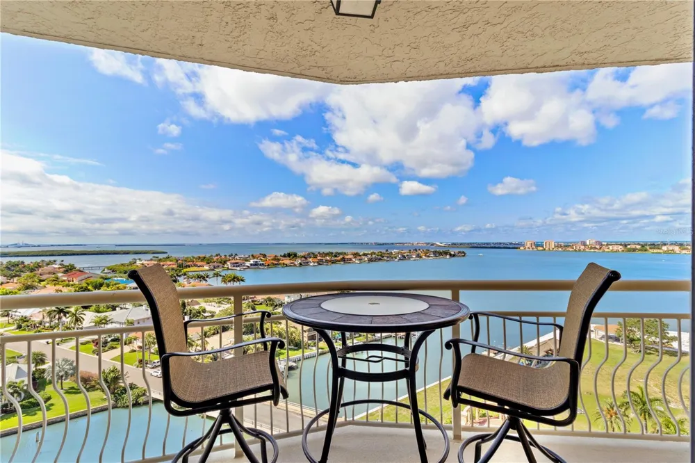 4900 BRITTANY DRIVE S #1512 St Petersburg, FL 33715
