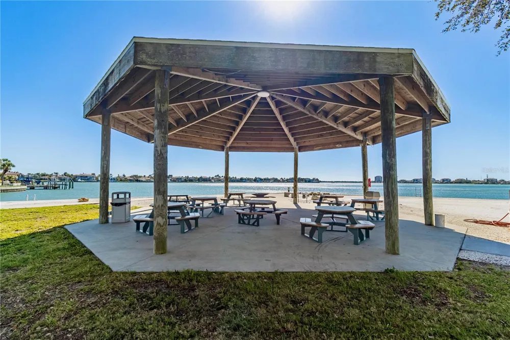 4900 BRITTANY DRIVE S #1512 St Petersburg, FL 33715