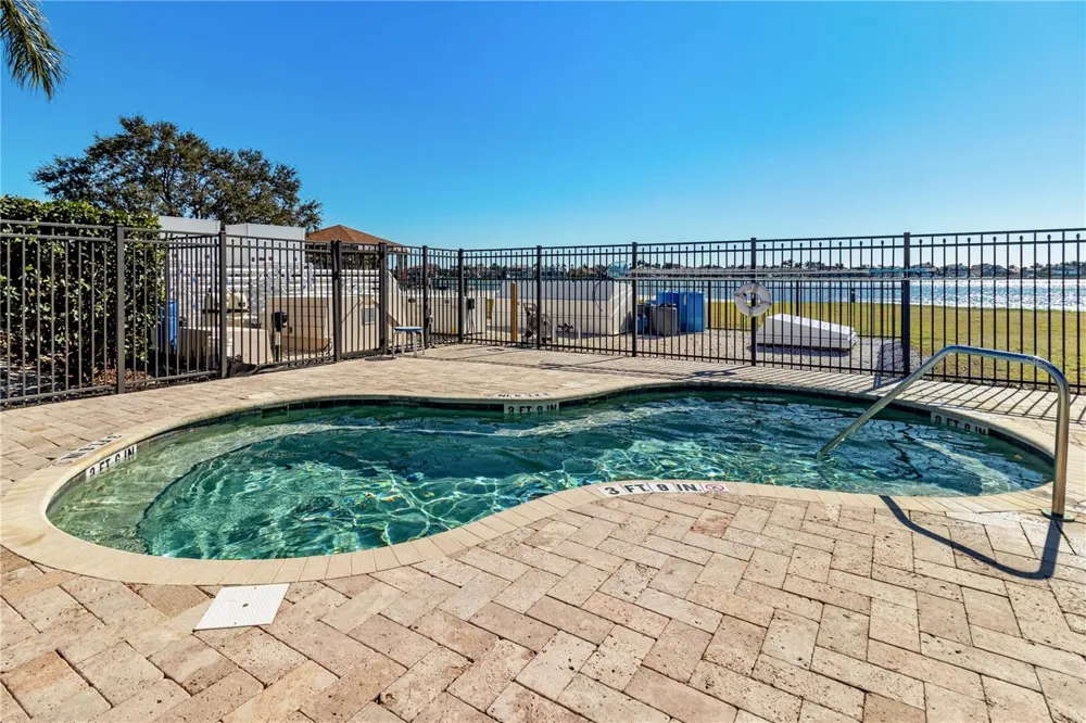 4900 BRITTANY DRIVE S #1512 St Petersburg, FL 33715