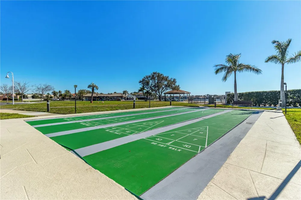 4900 BRITTANY DRIVE S #1512 St Petersburg, FL 33715