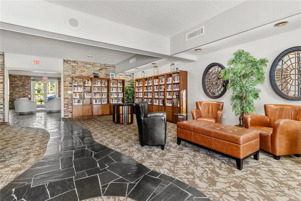 4900 BRITTANY DRIVE S #1512 St Petersburg, FL 33715