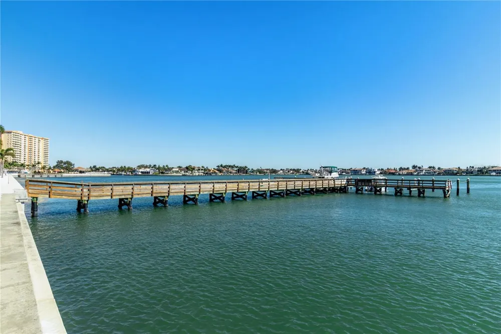 4900 BRITTANY DRIVE S #1512 St Petersburg, FL 33715