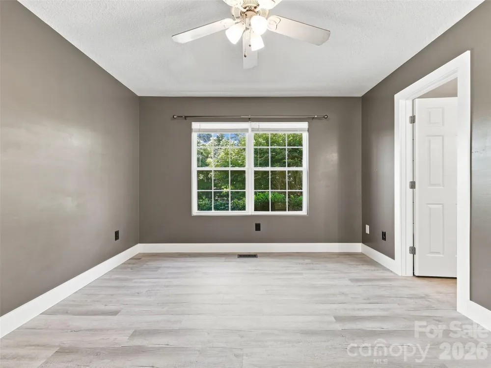 11 Brant Lane Weaverville, NC 28787