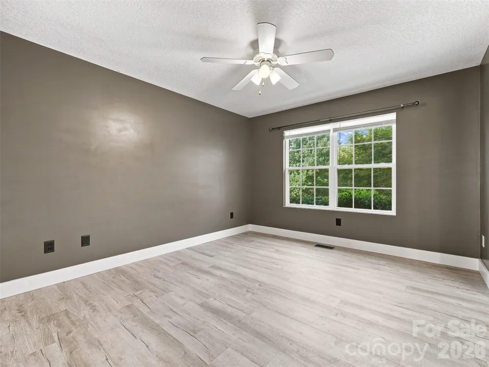 11 Brant Lane Weaverville, NC 28787