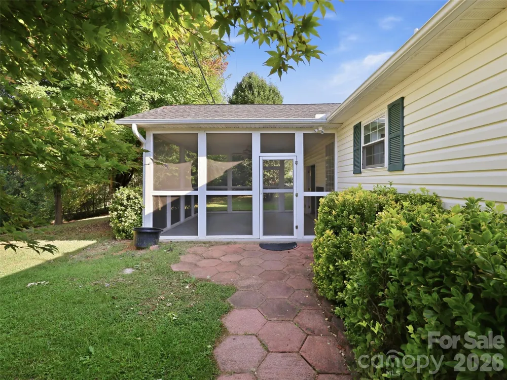 11 Brant Lane Weaverville, NC 28787