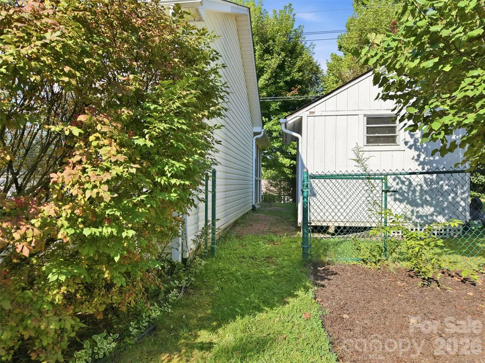 11 Brant Lane Weaverville, NC 28787