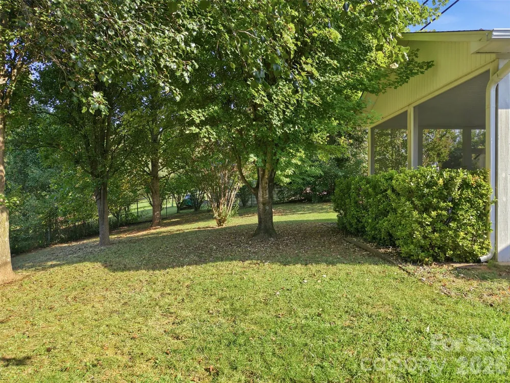 11 Brant Lane Weaverville, NC 28787