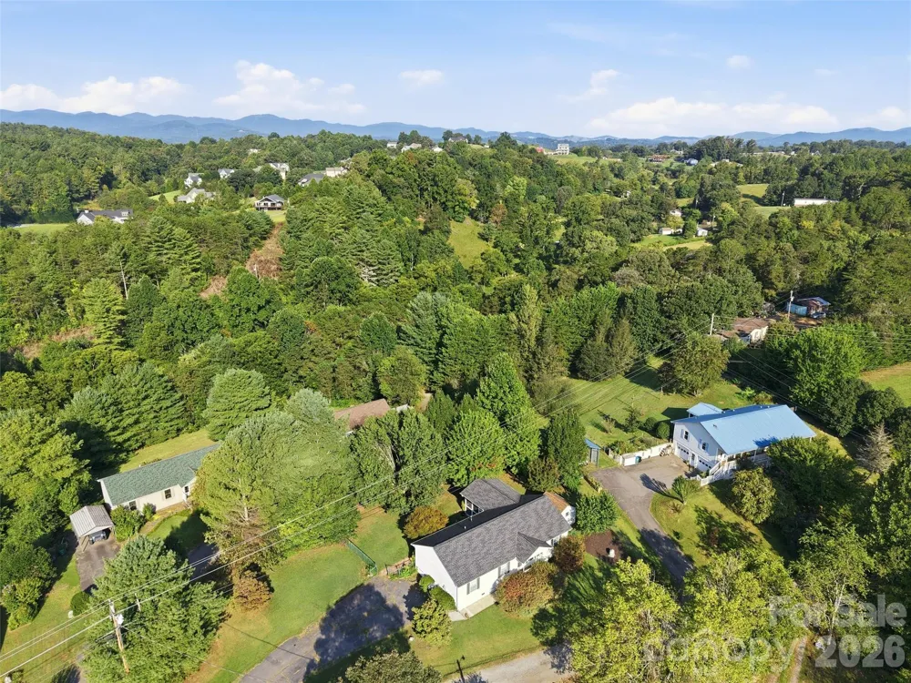 11 Brant Lane Weaverville, NC 28787