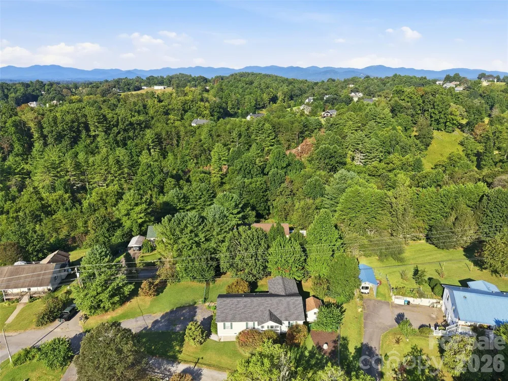 11 Brant Lane Weaverville, NC 28787
