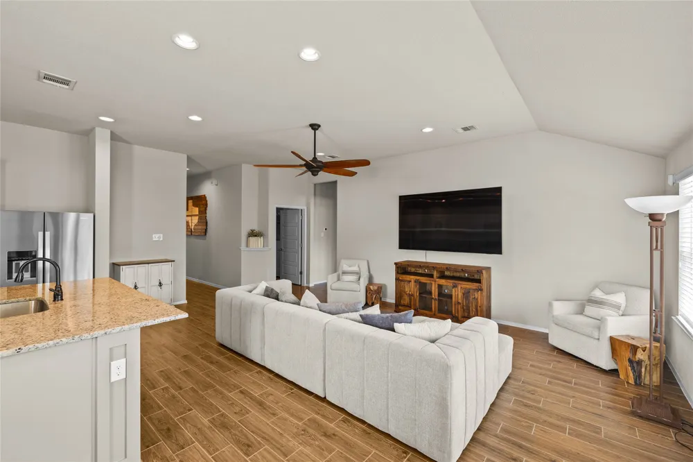 21204 Santa Rosa Avenue Lago Vista, TX 78645
