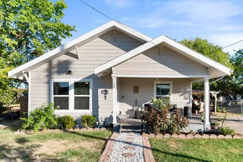 304 T A Carroll Avenue